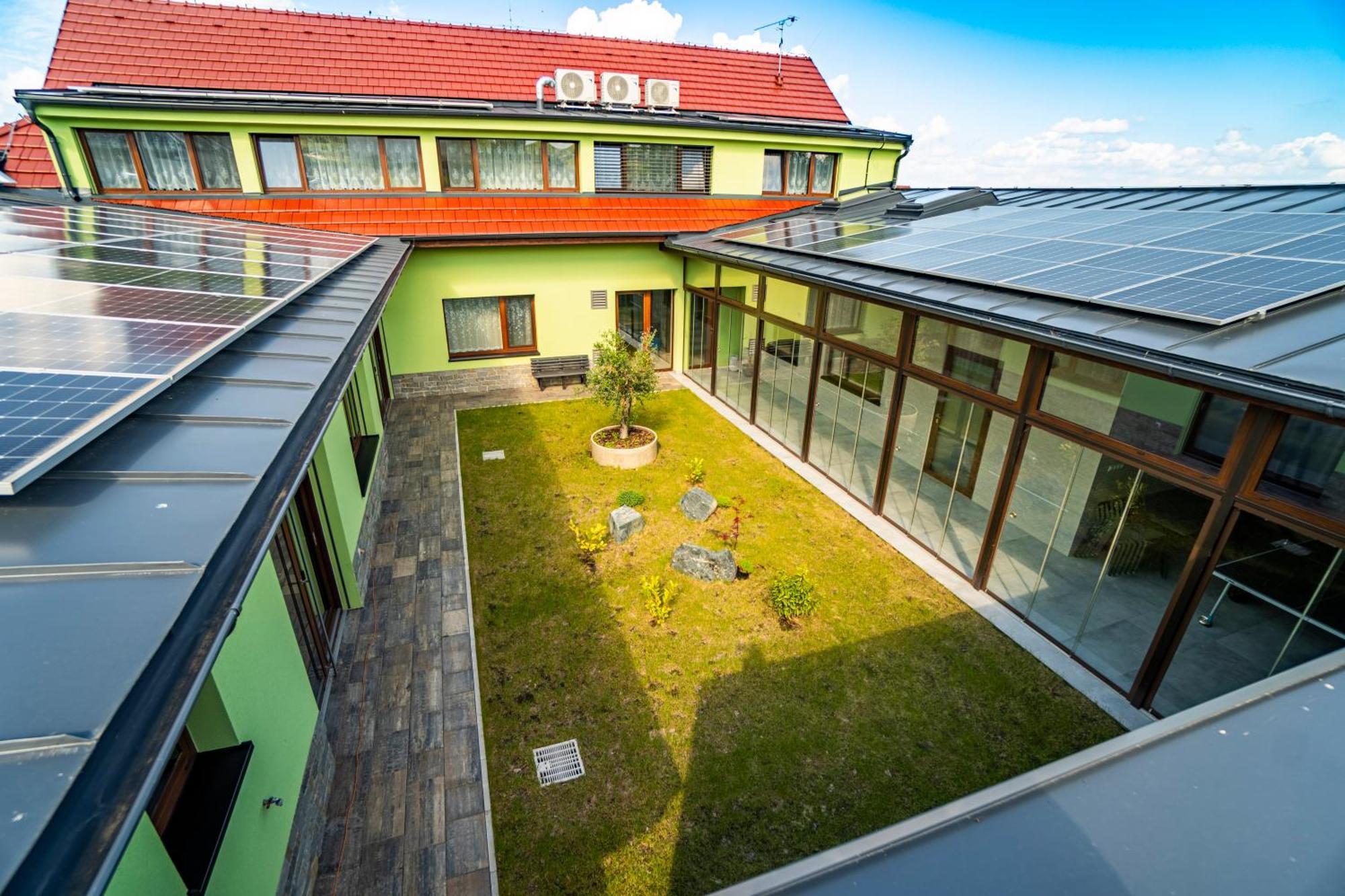 Winifera Penzion Pavlov Exteriör bild